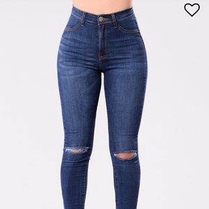 FASHION NOVA JEANS!! BRAND NEW !!